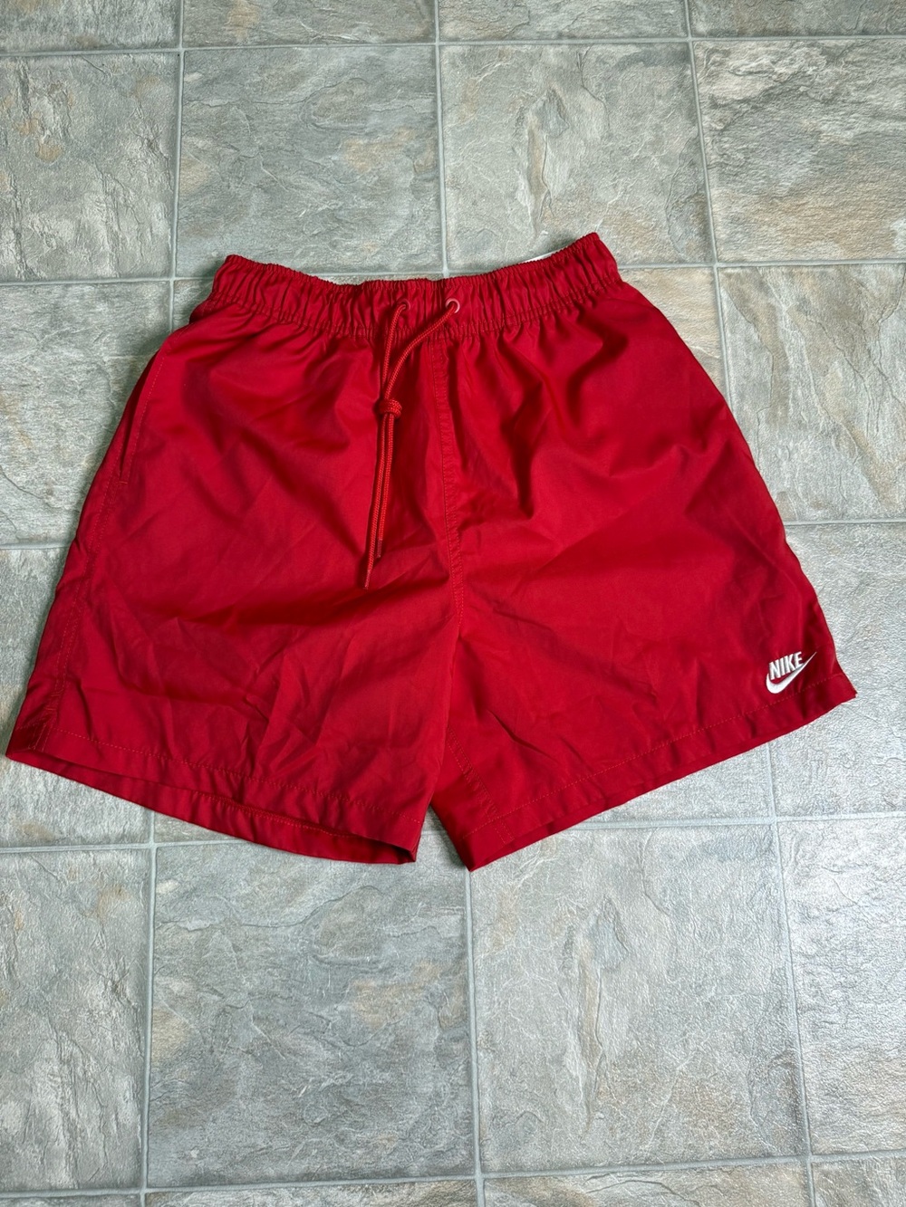 Nike Air Standard Fit Woven Shorts Mens Size Sm Red FN3307-657 Above Knee Length